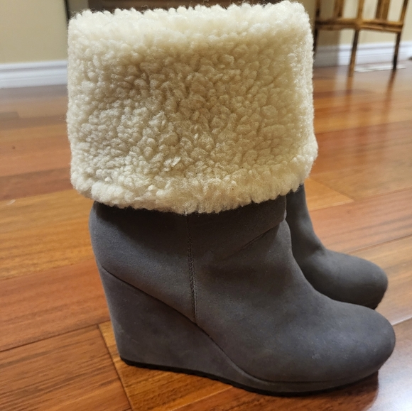Just Fab Cameron Sherpa Wedge Boots - Picture 2 of 10